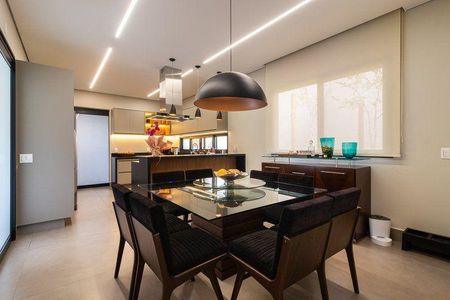 Casa à venda com 230m², 3 quartos e 6 vagas