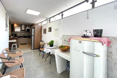 Apartamento à venda com 157m², 3 quartos e 2 vagas Apartamento à venda com 157m², 3 quartos e 2 vagasCopa (apoio cozinha)