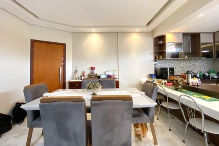 Apartamento à venda com 157m², 3 quartos e 2 vagas Apartamento à venda com 157m², 3 quartos e 2 vagasSala