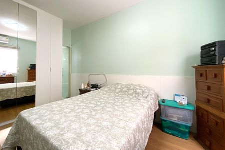 Apartamento à venda com 157m², 3 quartos e 2 vagas Apartamento à venda com 157m², 3 quartos e 2 vagasSuite