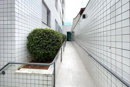 Apartamento à venda com 157m², 3 quartos e 2 vagas Apartamento à venda com 157m², 3 quartos e 2 vagasEntrada