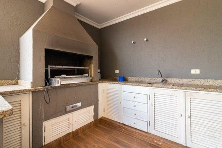 Casa para alugar com 430m², 4 quartos e 6 vagas