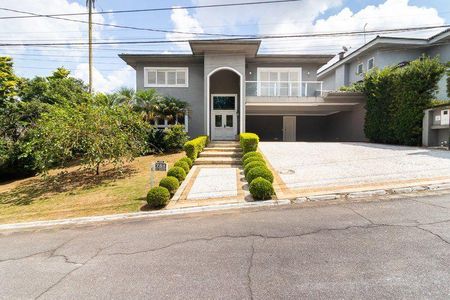 Casa para alugar com 430m², 4 quartos e 6 vagas