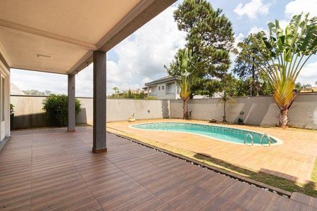Casa para alugar com 430m², 4 quartos e 6 vagas
