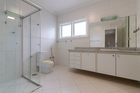 Casa para alugar com 430m², 4 quartos e 6 vagas