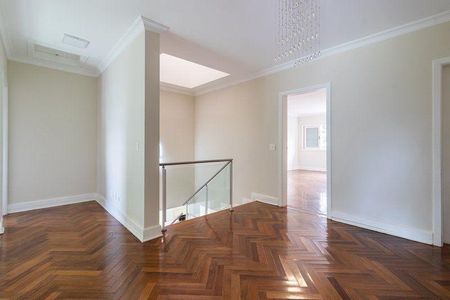 Casa para alugar com 430m², 4 quartos e 6 vagas