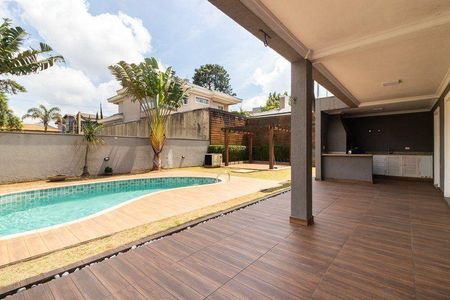 Casa para alugar com 430m², 4 quartos e 6 vagas