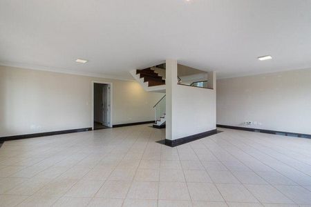 Casa para alugar com 4 quartos, 430m² em Residencial Morada dos Lagos, Barueri