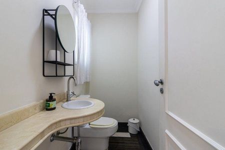 Casa para alugar com 430m², 4 quartos e 6 vagas