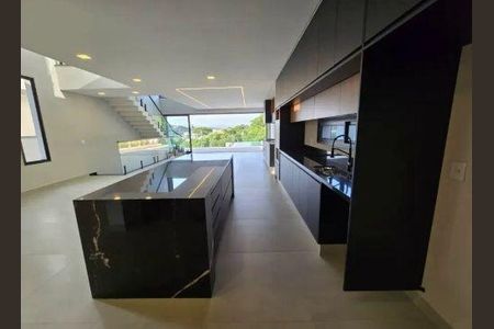Casa à venda com 310m², 3 quartos e 4 vagas