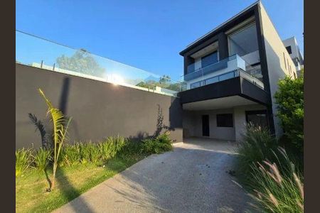 Casa à venda com 310m², 3 quartos e 4 vagas