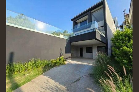 Casa à venda com 310m², 3 quartos e 4 vagas