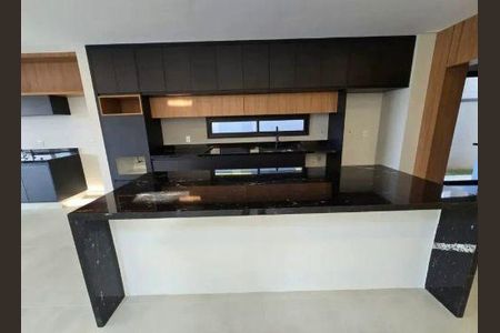 Casa à venda com 310m², 3 quartos e 4 vagas