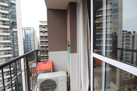 Varanda de kitnet/studio à venda com 1 quarto, 25m² em Vila Olímpia, São Paulo