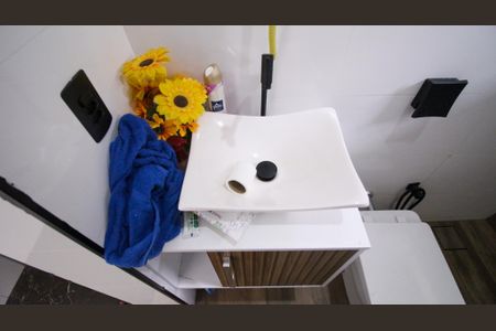 Casa à venda com 330m², 4 quartos e 4 vagas Casa à venda com 330m², 4 quartos e 4 vagasBanheiro da Área comum