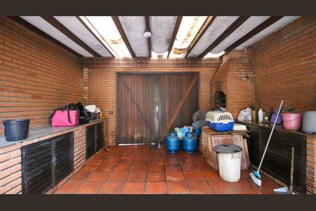 Casa à venda com 330m², 4 quartos e 4 vagas Casa à venda com 330m², 4 quartos e 4 vagasÁrea externa