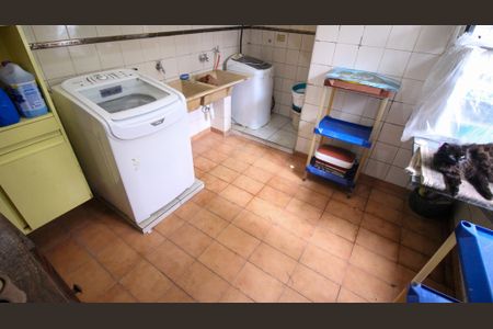 Casa à venda com 330m², 4 quartos e 4 vagas Casa à venda com 330m², 4 quartos e 4 vagasÁrea de serviço