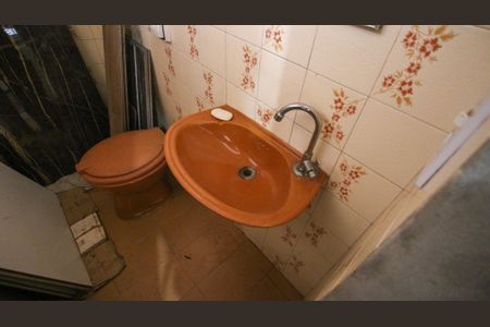 Casa à venda com 330m², 4 quartos e 4 vagas Casa à venda com 330m², 4 quartos e 4 vagasBanheiro