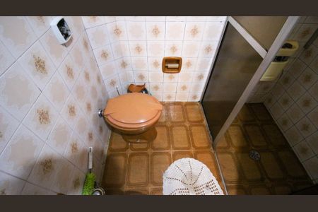 Casa à venda com 330m², 4 quartos e 4 vagas Casa à venda com 330m², 4 quartos e 4 vagasBanheiro