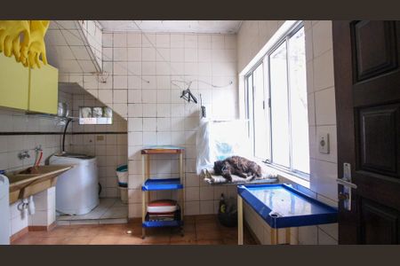 Casa à venda com 330m², 4 quartos e 4 vagas Casa à venda com 330m², 4 quartos e 4 vagasÁrea de serviço
