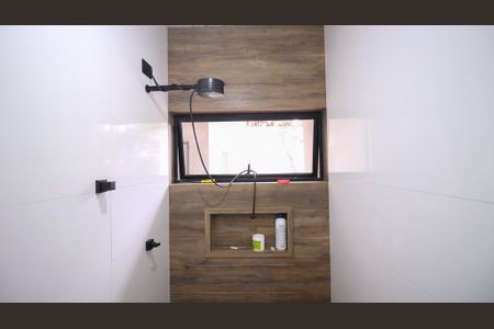 Casa à venda com 330m², 4 quartos e 4 vagas Casa à venda com 330m², 4 quartos e 4 vagasBanheiro da Área comum