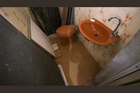 Casa à venda com 330m², 4 quartos e 4 vagas Casa à venda com 330m², 4 quartos e 4 vagasBanheiro
