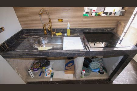 Casa à venda com 330m², 4 quartos e 4 vagas Casa à venda com 330m², 4 quartos e 4 vagasCozinha da Área comum