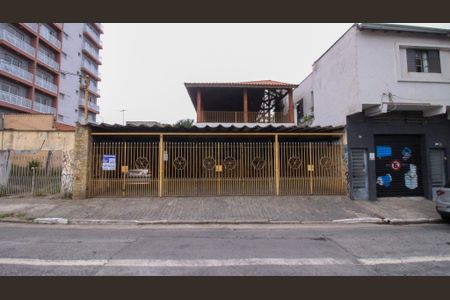 Casa à venda com 330m², 4 quartos e 4 vagas Casa à venda com 330m², 4 quartos e 4 vagasÁrea externa
