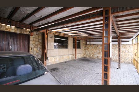 Casa à venda com 330m², 4 quartos e 4 vagas Casa à venda com 330m², 4 quartos e 4 vagasÁrea externa