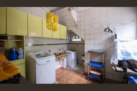 Casa à venda com 330m², 4 quartos e 4 vagas Casa à venda com 330m², 4 quartos e 4 vagasÁrea de serviço