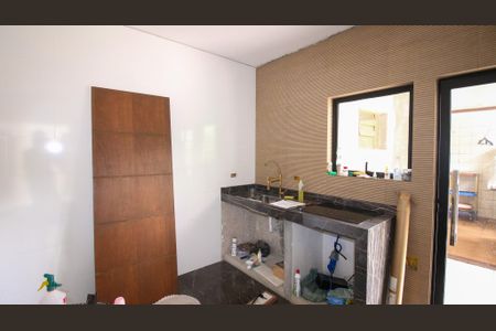 Casa à venda com 330m², 4 quartos e 4 vagas Casa à venda com 330m², 4 quartos e 4 vagasCozinha da Área comum