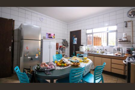 Casa à venda com 330m², 4 quartos e 4 vagas Casa à venda com 330m², 4 quartos e 4 vagasCozinha