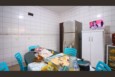 Casa à venda com 330m², 4 quartos e 4 vagas Casa à venda com 330m², 4 quartos e 4 vagasCozinha