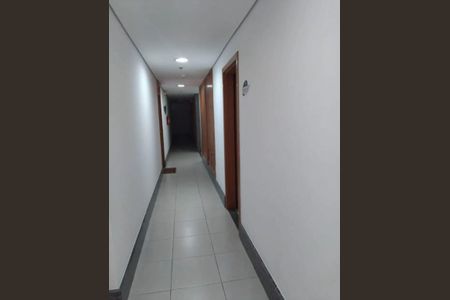 Corredor de apartamento para alugar com 1 quarto, 51m² em Caminho das Árvores, Salvador