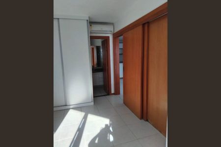 Quarto de apartamento para alugar com 1 quarto, 51m² em Caminho das Árvores, Salvador