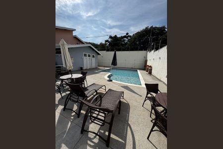 Casa à venda com 131m², 3 quartos e 4 vagas