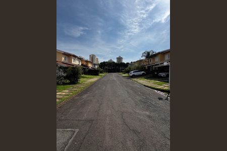 Casa à venda com 131m², 3 quartos e 4 vagas