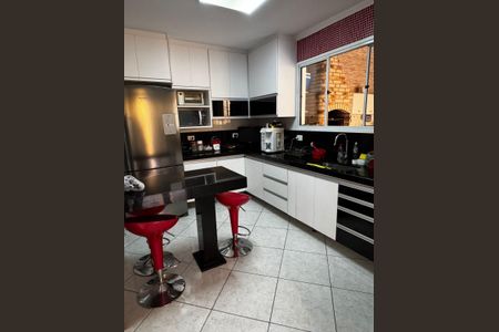 Casa à venda com 131m², 3 quartos e 4 vagas