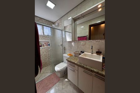 Casa à venda com 131m², 3 quartos e 4 vagas