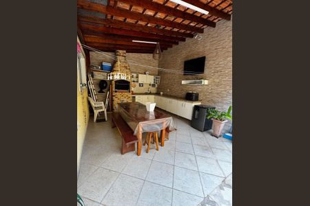 Casa à venda com 131m², 3 quartos e 4 vagas