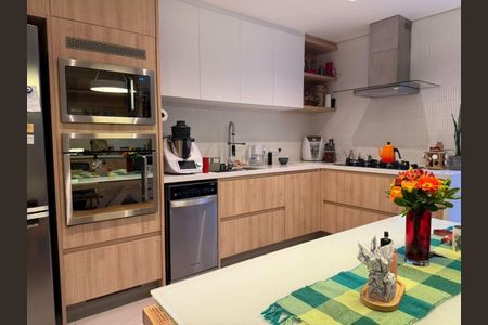 Casa à venda com 2 quartos, 150m² em Vila Nova Conceição, São Paulo