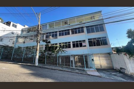 Apartamento para alugar com 80m², 2 quartos e 1 vaga Apartamento para alugar com 80m², 2 quartos e 1 vagaFachada