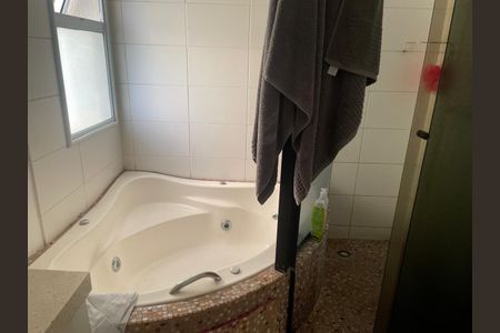 Apartamento à venda com 237m², 4 quartos e 4 vagas