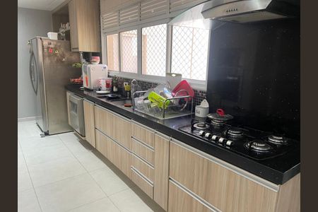 Apartamento à venda com 237m², 4 quartos e 4 vagas