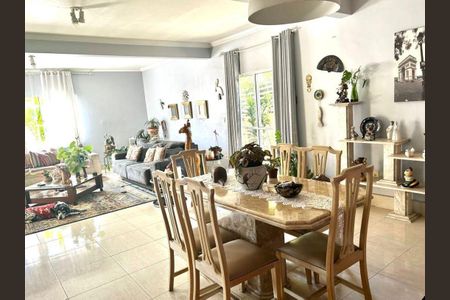 Casa à venda com 3 quartos, 290m² em Suru, Barueri