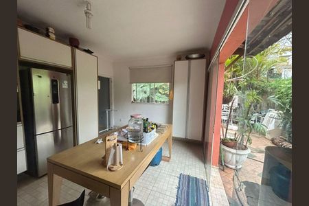 Casa à venda com 3 quartos, 290m² em Suru, Barueri