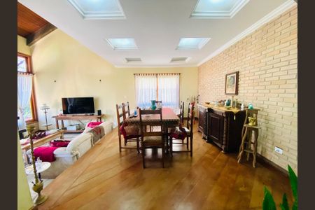Casa de Condomínio à venda com 4 quartos, 300m² em Residencial das Estrelas, Barueri