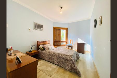 Casa de Condomínio à venda com 4 quartos, 300m² em Residencial das Estrelas, Barueri