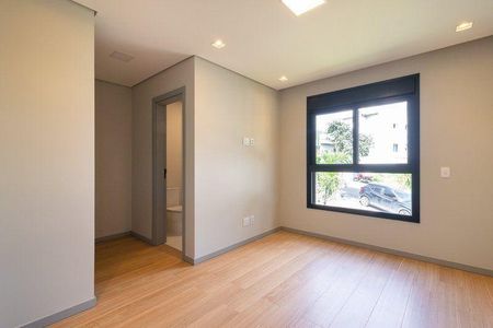Casa à venda com 4 quartos, 309m² em Suru, Barueri