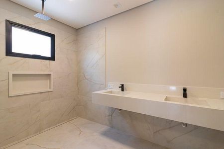 Casa à venda com 4 quartos, 309m² em Suru, Barueri